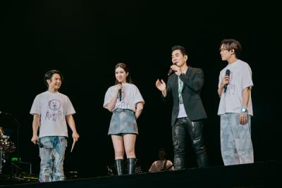 告五人《第一次新世界巡回演唱會【宇宙的有趣】》來到西安 安可時任賢齊現(xiàn)身舞臺